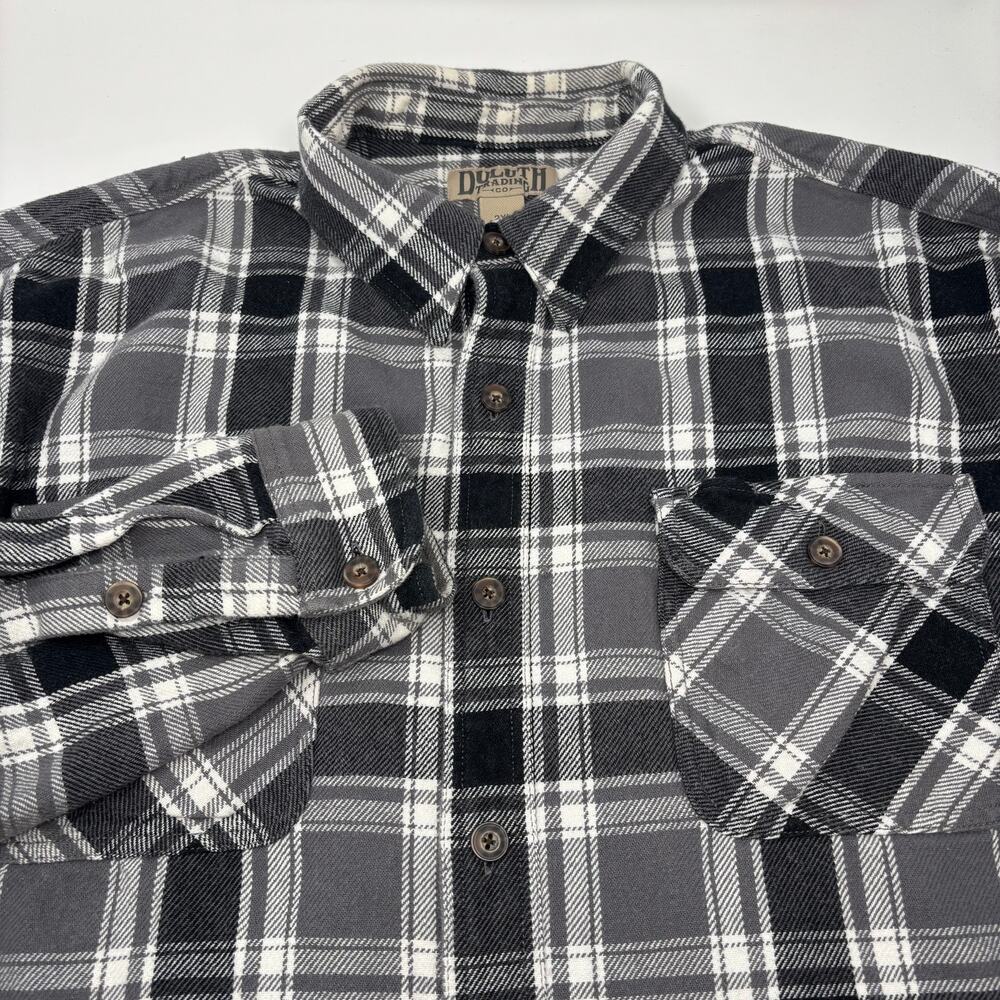 Duluth Trading Mens 2XL Black Gray Plaid Long Sleeve‎ Button Down Flannel Shirt